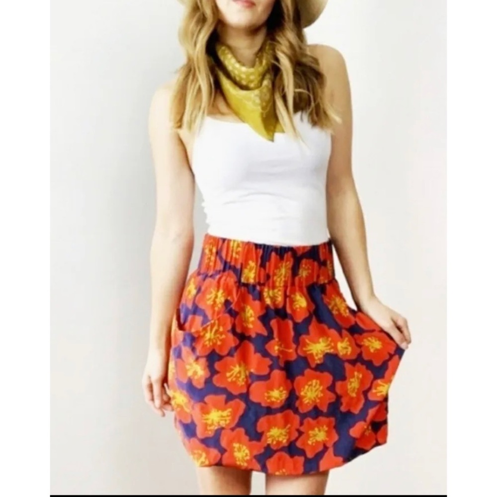 DOLCE VITA RED BLUE FLORAL SILK PULL ON MINI WITH POCKETS SIZE LARGE